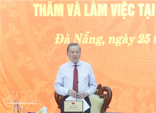 Le plus haut dirigeant exhorte la ville de Da Nang à devenir un pôle de croissance national majeur