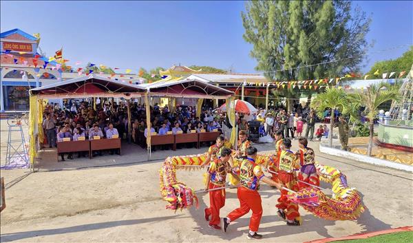 Đặc sắc lễ hội Nghinh Ông Gành Hào