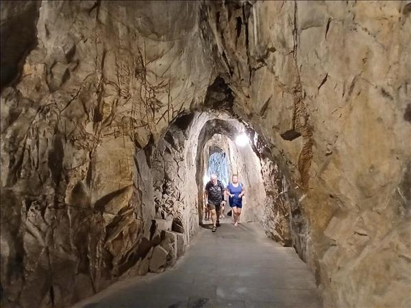 Dịch vụ du lịch chất lượng cao, đòn bẩy thu hút tăng trưởng kinh tế