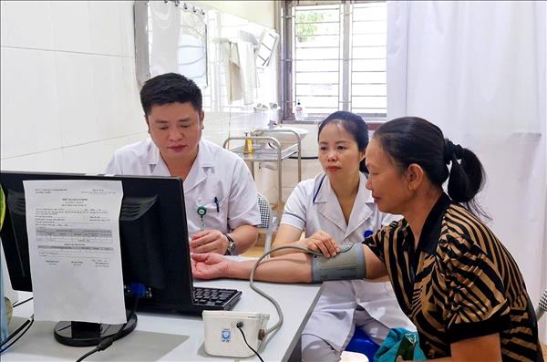 Chăm lo, nâng cao sức khỏe cho người dân