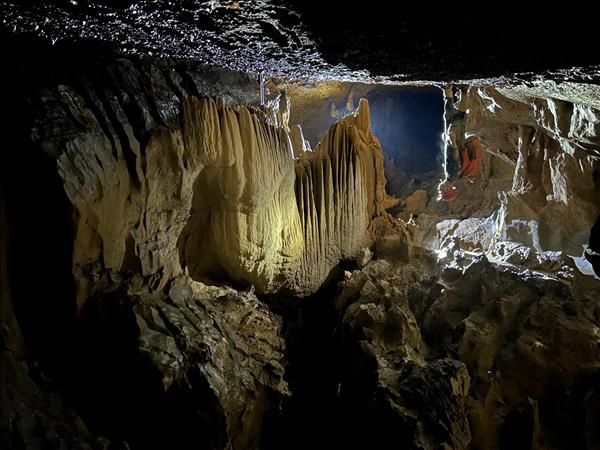 Une grotte peut en cacher une autre dans le parc national de Phong Nha-Ke Bang