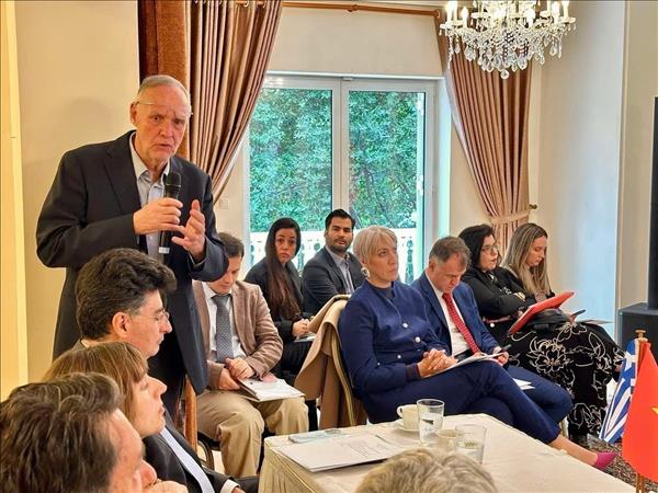 Le Vietnam met en valeur 40 ans de Renouveau auprès des médias grecs