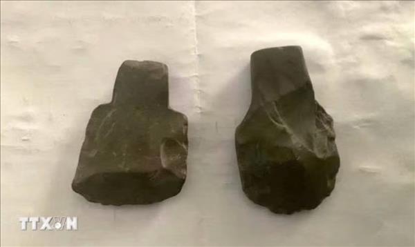 រកឃើញពូថៅថ្មអាយុរាប់ពាន់ឆ្នាំចំនួន ៥ នៅផុង ញ៉ា - កែបាង