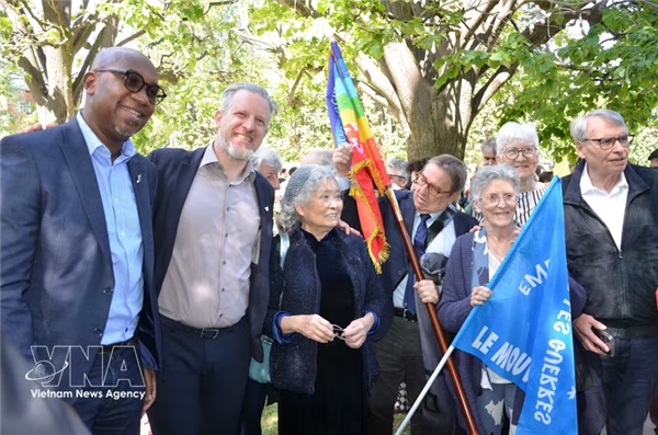 橙剂受害者纪念碑在法国正式落成