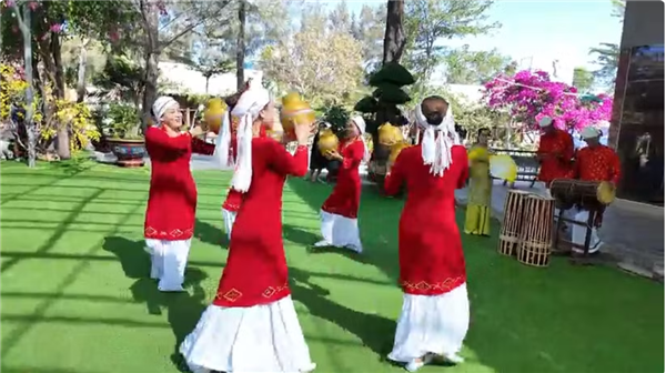 Lart traditionnel cham enrichit loffre touristique de Lâm Dông