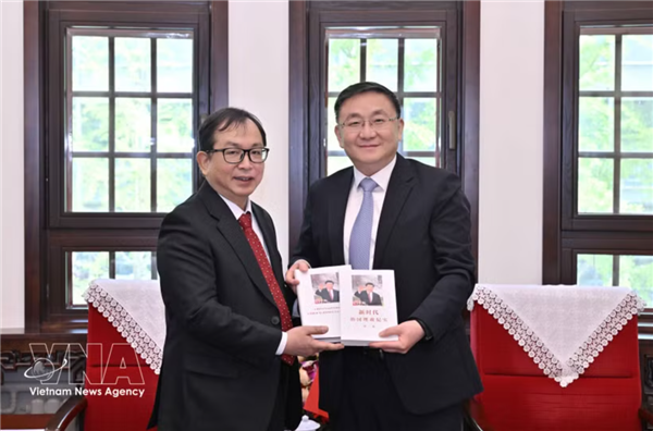 La VNA et Xinhua renforcent leur coopération en transformation numérique et technologies