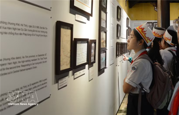 La aula abierta fomenta el amor por el patrimonio entre los jóvenes en Hue