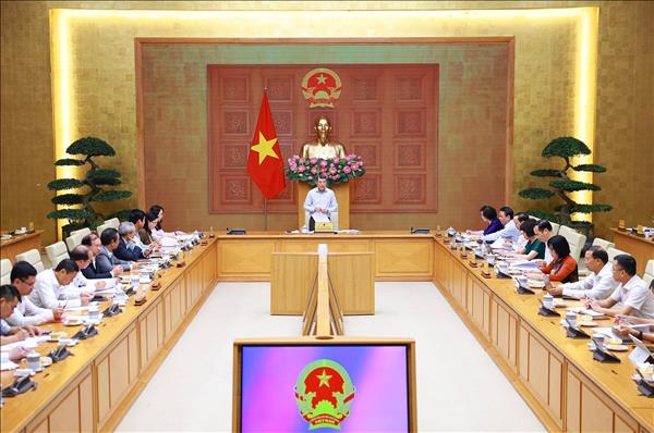 레 밍 흥 총리, 문화체육관광부 업무 회의 주재…제도 정비 및 디지털 전환 박차