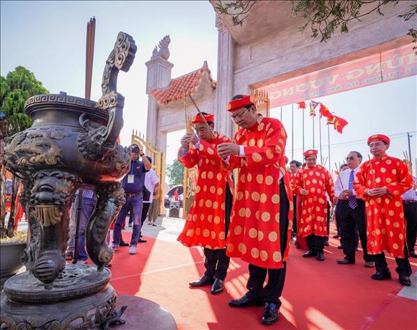 Từ mọi miền Tổ quốc, con cháu Lạc Hồng hướng về nguồn cội