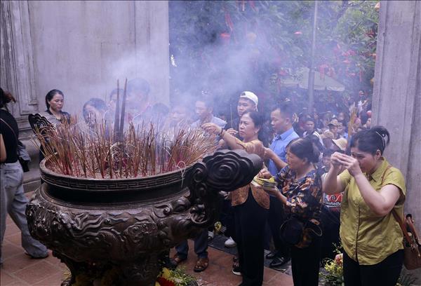 Phú Thọ: Biển người dâng hương Giỗ Tổ Hùng Vương