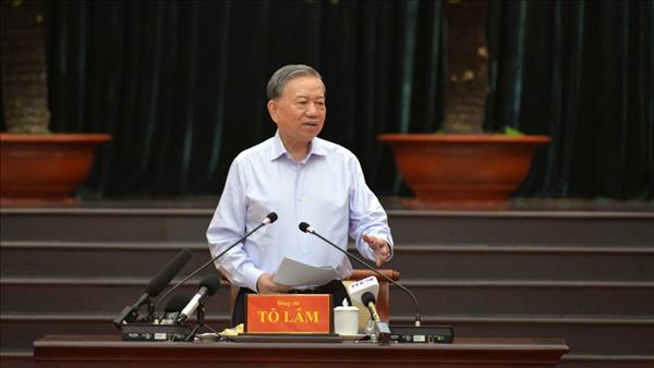 ທ່ານເລຂາທິການໃຫຍ່, ປະທານປະເທດ ໂຕເລິມ ເຮັດວຽກກັບຄະນະປະຈຳຄະນະພັກ ຄອນ ໂຮ່ຈີມິນ