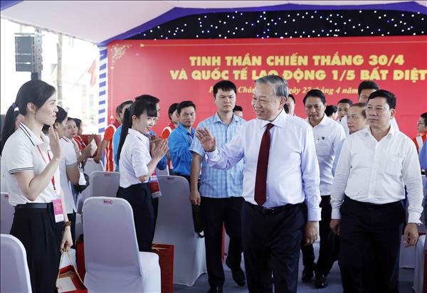 Máximo dirigente vietnamita visita y anima a trabajadores en Ciudad Ho Chi Minh