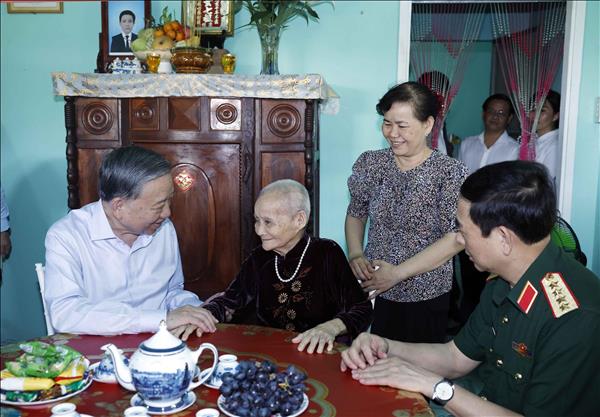 Party General Secretary and State President visits former leaders