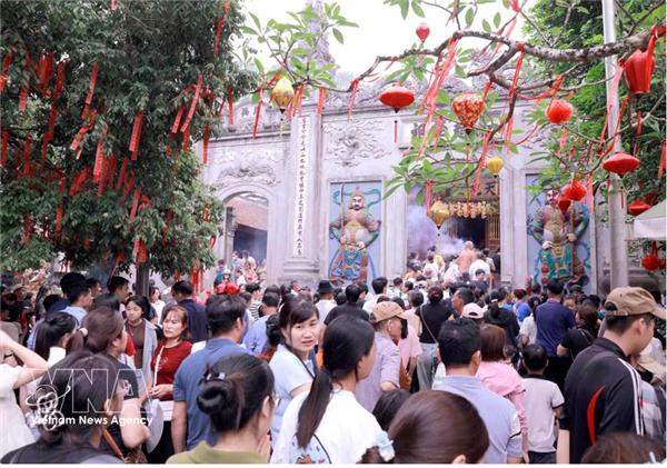 Fête des rois Hung 2026 : près de 6,5 millions de visiteurs affluent à Phu Tho