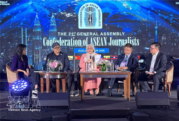 Les journalistes de lASEAN exhortés à conjuguer la force de lIA aux valeurs humaines