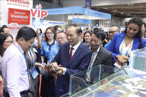 Vietnam hosts first comprehensive fisheries tech expo