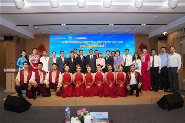 Vietnam, China step up tourism cooperation through Xinjiang promotion program