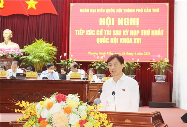 Cử tri Cần Thơ đề nghị chú trọng đào tạo, bồi dưỡng đội ngũ cán bộ cơ sở