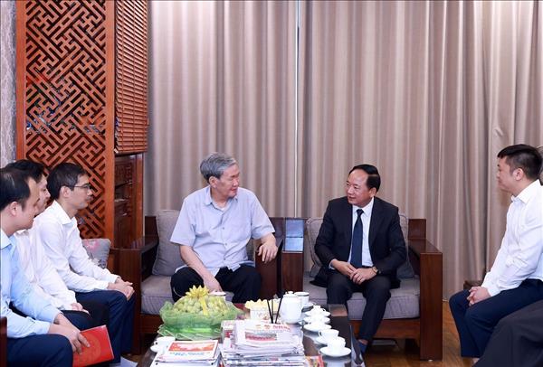 Trưởng ban Tuyên giáo và Dân vận Trung ương Trịnh Văn Quyết thăm, chúc mừng nguyên Thường trực Ban Bí thư Đinh Thế Huynh