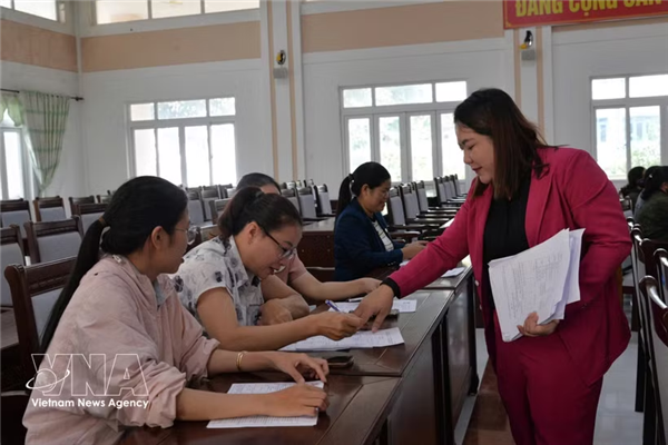 为少数民族同胞创造工作岗位