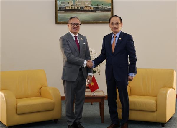 Vietnam steps up bilateral ties with ASEAN and EU, promotes cultural diplomacy in Brunei