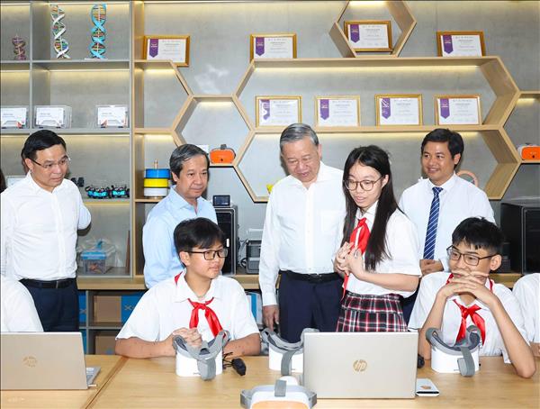 Khơi dậy khát vọng, kiến tạo tương lai giáo dục Việt Nam