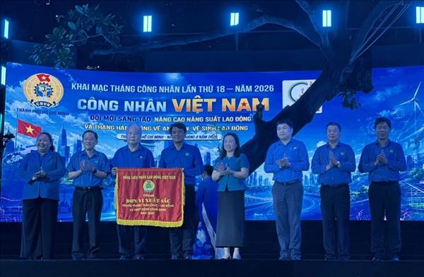 ນະ​ວັດ​ຕະ​ກຳ, ຍົກ​ສູງ​ສະ​ມັດ​ຕະ​ພາບ​​ແຮງ​ງານ - ຈຸດ​ເນັ້ນ​ໜັກ​ຂອງ​ເດືອນກຳ​ມະ​ກອນ