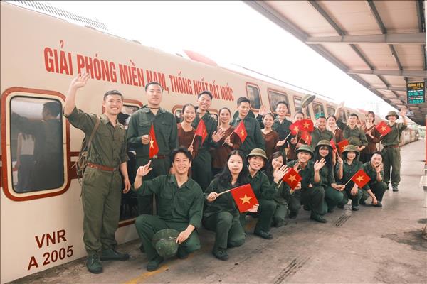 Hà Nội 5 cửa ô - Chạm vào ký ức 30/4 qua một hành trình đặc biệt