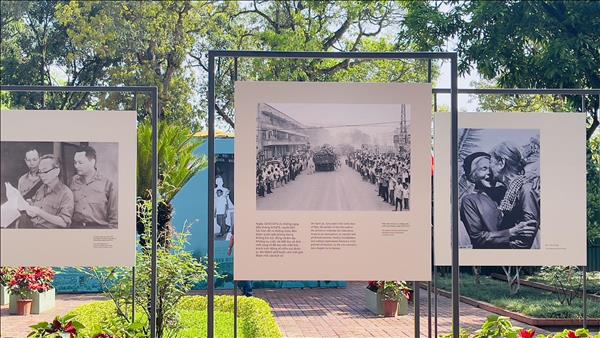 Exhibition traces Vietnams post-reunification journey