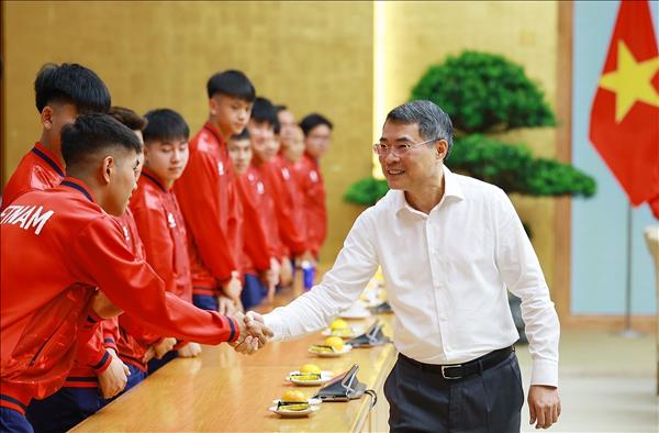 PM hails U17 football teams ASEAN triumph, sets sights higher