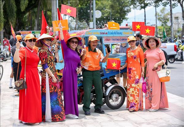 Rực rỡ cờ hoa ngày 30 tháng 4 lịch sử