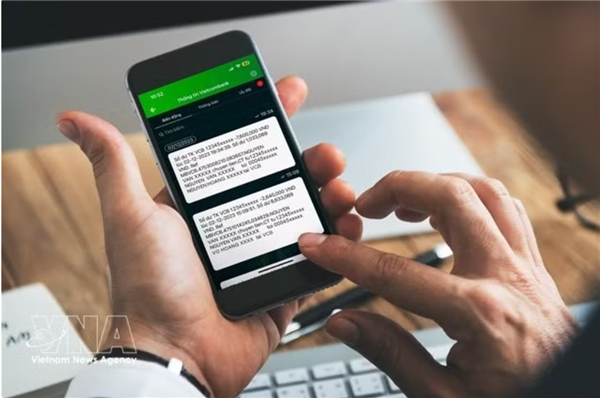 Virements instantanés suspendus au-delà de 500 millions de dôngs
