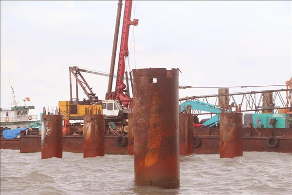 Xuyên lễ trên công trường đường giao thông ra đảo Hòn Khoai