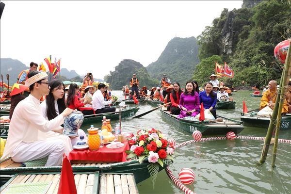 Tourists surge during Hung Kings Commemoration Day, April 30–May 1 holidays