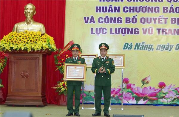 Lực lượng vũ trang Đà Nẵng đón nhận nhiều phần thưởng cao quý