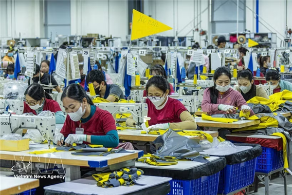 Vietnam registra un auge empresarial del 32,8% en primeros cuatro meses de 2026