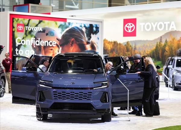 Rising demand for hybrid vehicle lifts Toyota Vietnams April sales