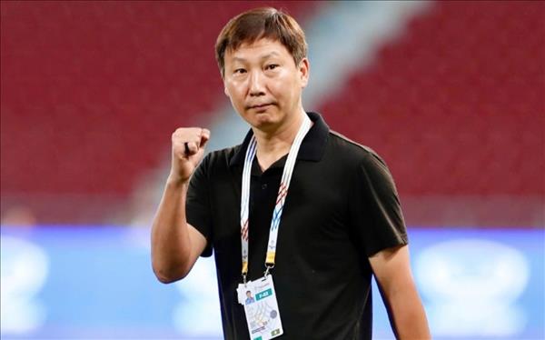 韓 김상식 감독, 베트남 총리의 표창장 받아…국제대회 호성적 공로