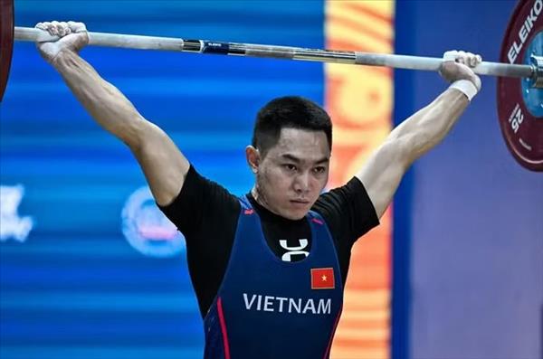 越南举重运动员尅阳夺得2026年世界青年举重锦标赛铜牌