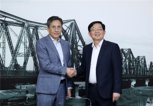 Le vice-Premier ministre Ho Quoc Dung reçoit le président de la compagnie FS Finance Suisse AG