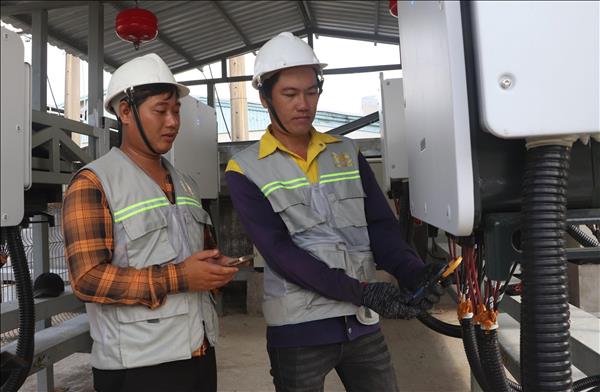 Cà Mau đầu tư mạnh hạ tầng lưới điện, đón sóng năng lượng tái tạo