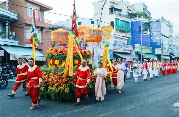 Tạo trải nghiệm văn hóa có chiều sâu cho du khách ở Lễ hội Tháp Bà Pô Nagar
