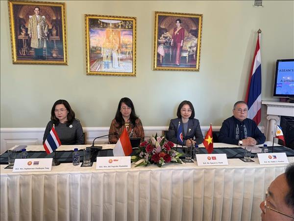 Le Vietnam prend la présidence du Comité de lASEAN à Copenhague