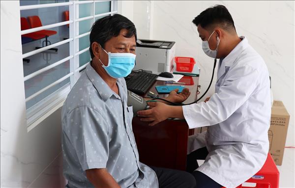 Kiện toàn hệ thống y tế cơ sở, nâng cao chất lượng chăm sóc sức khỏe nhân dân