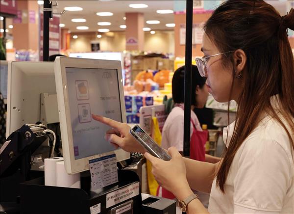 Banking sector accelerates digital shift, cashless payments surge