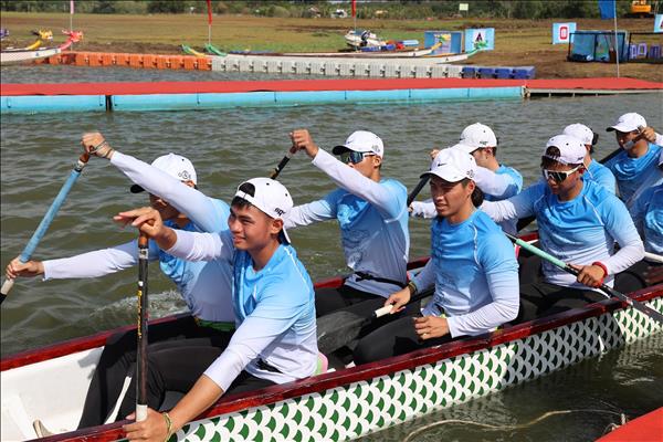 Hơn 400 tay chèo xuất sắc tranh tài tại Giải đua thuyền truyền thống quốc gia 2026