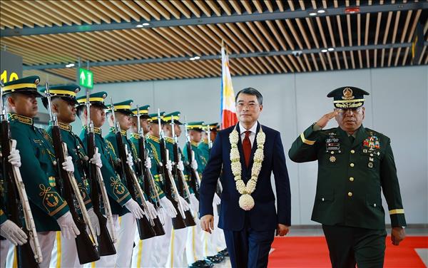 Thủ tướng bắt đầu tham dự Hội nghị Cấp cao ASEAN 48