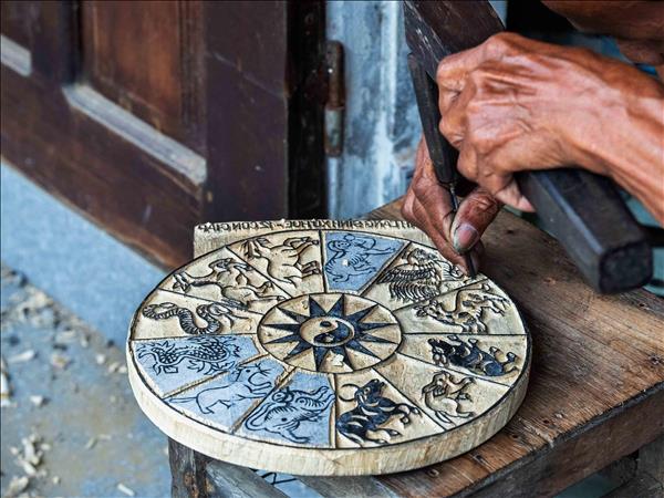 Upholding Hue Famous Folk Painting
