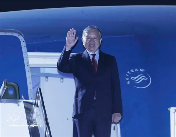 Máximo dirigente de Vietnam concluye su exitosa visita a India