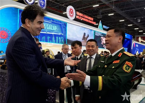 Vietnam busca fortalecer cooperación en defensa con Turquía y Azerbaiyán